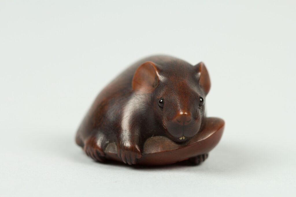 Japan Netsukeratgrasping Early 19Th Century